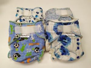 BREBERKY - Kalhotková plenka M - suchý zip | fotbal, modrý ornament, velké modré květy