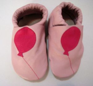 Barefoot Capáčky Menu baby shoes - růžové s balónem bosá